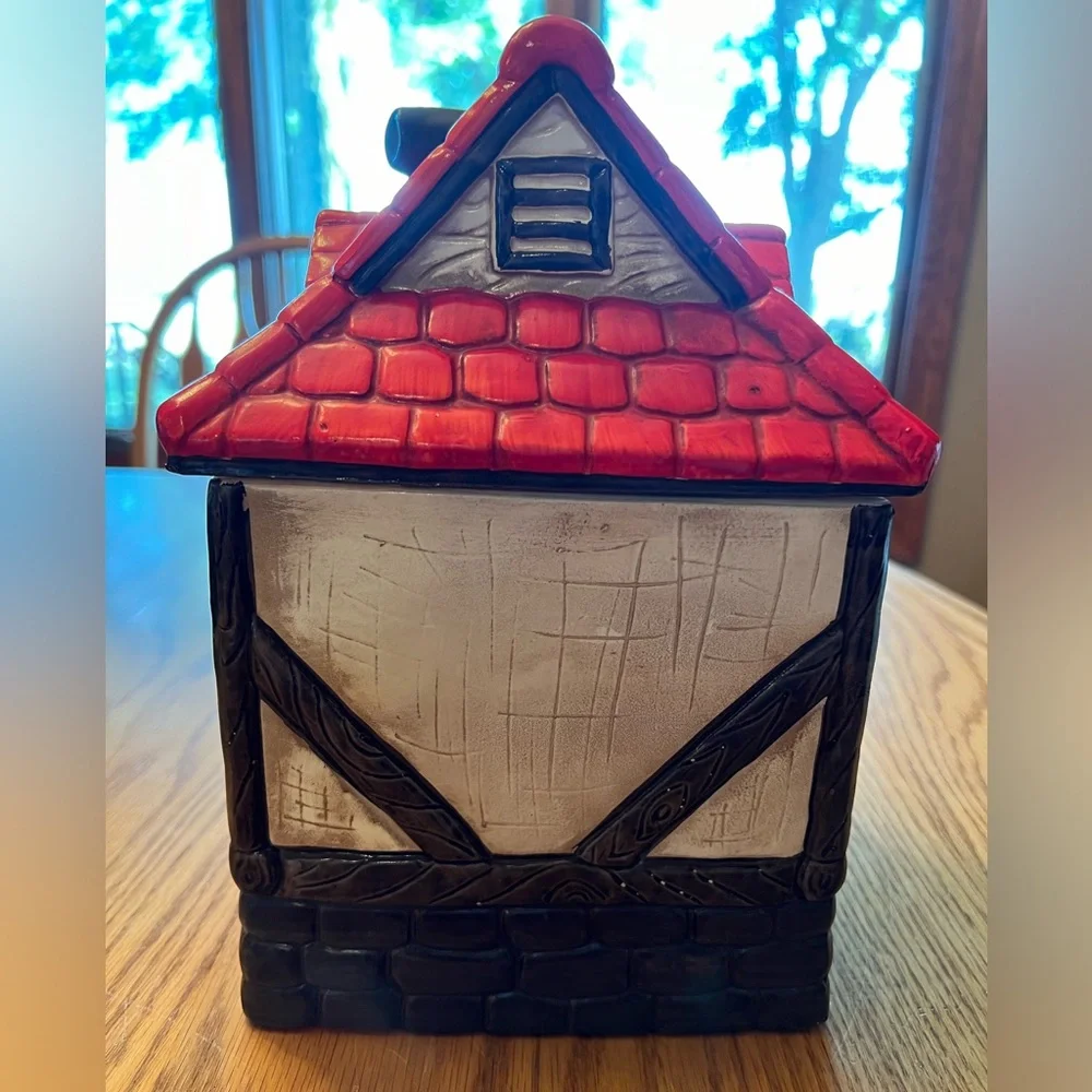 Vintage Cottage Home Cookie Jar